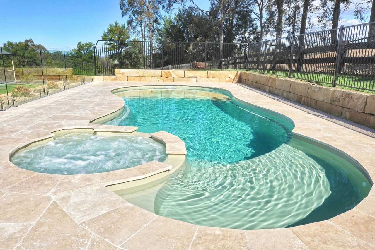 5 Myths About Fibreglass Pools