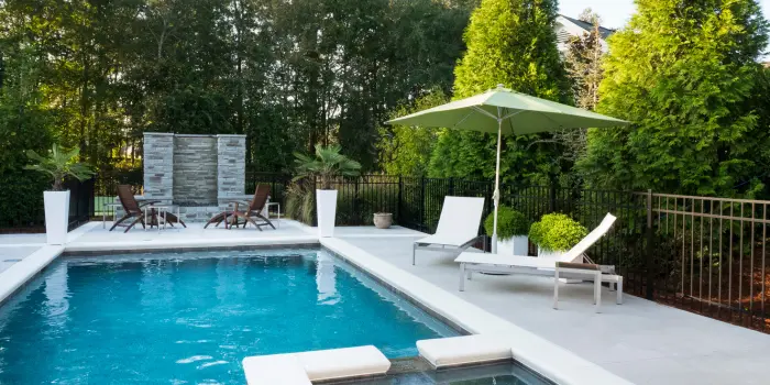 Saltwater Pools vs Traditional Pools: Which One Is Right for Your Home?