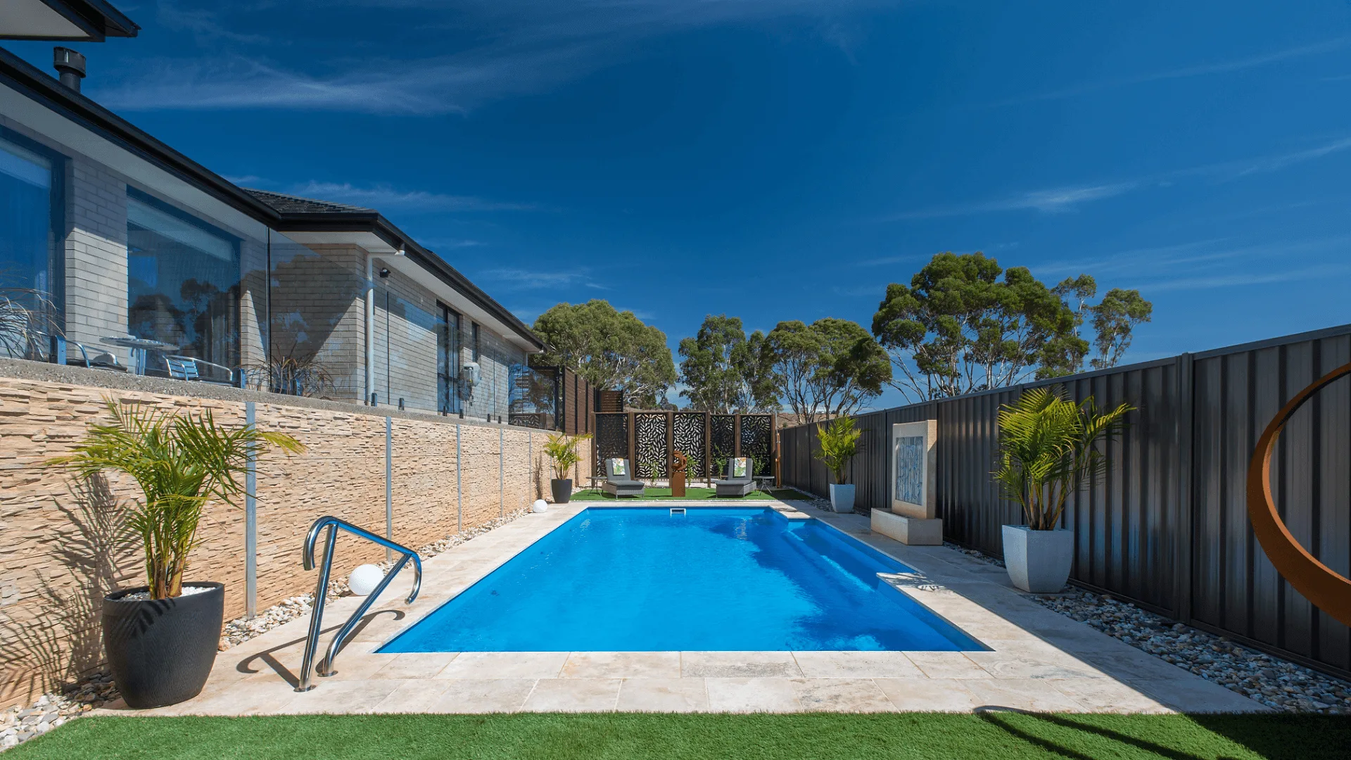 Modern pool design