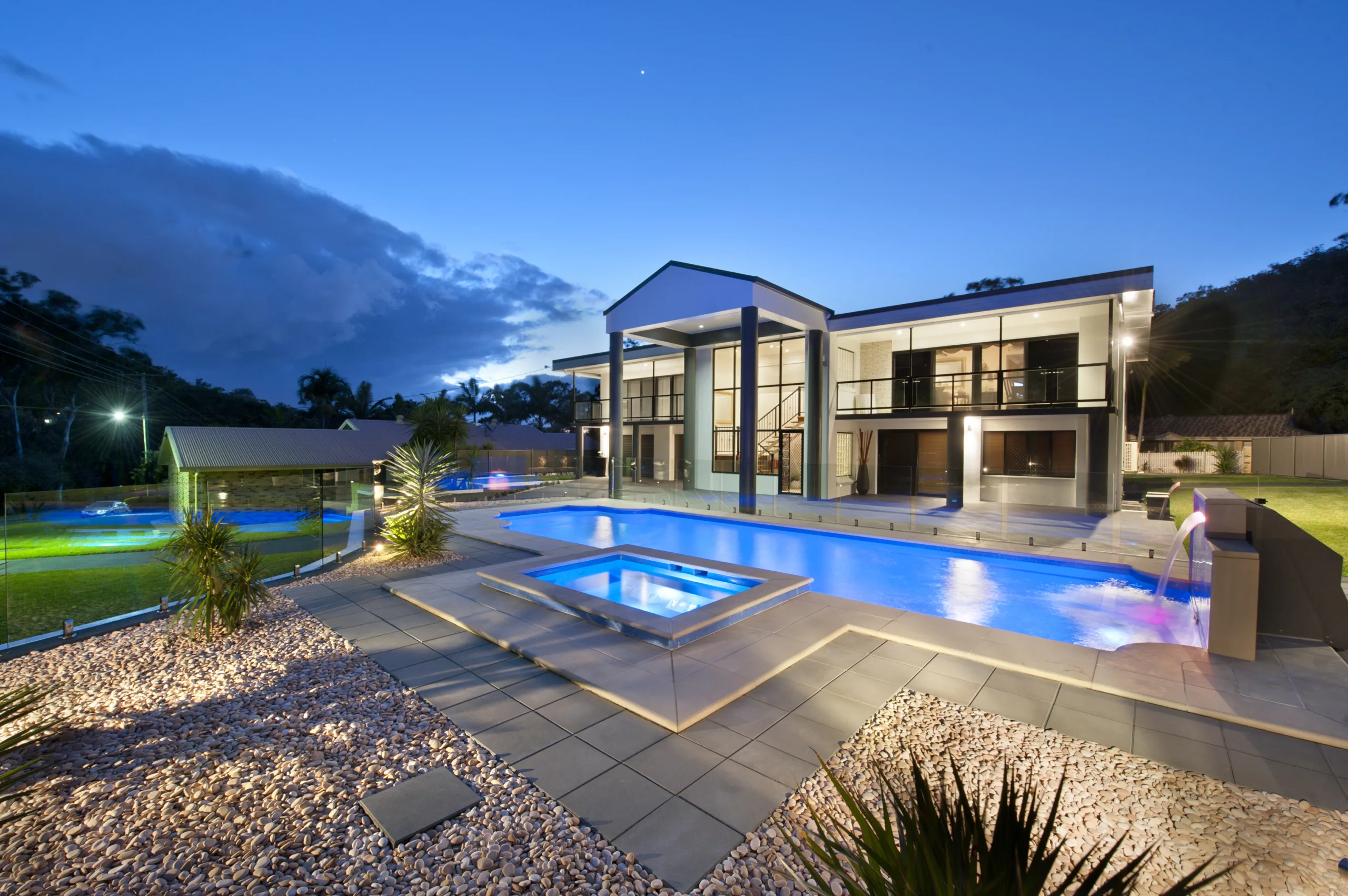 Modern pool design